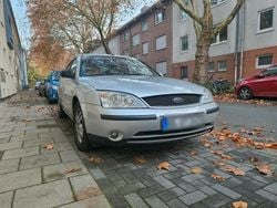 Grau Gebraucht 2002 Ford Mondeo Ghia Limousine | 3.499 € (Teuer)