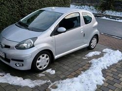 Silber Gebraucht 2009 Toyota Aygo Kleinwagen | 2.400 € (Fairer Preis)