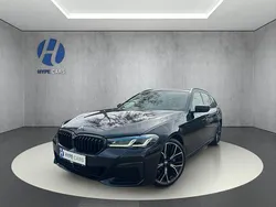 Carbonschwarz metallic Gebraucht 2021 BMW 540 M Sport Kombi | 45.970 € (Etwas zu teuer)