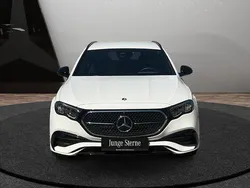 Weiß Gebraucht 2024 Mercedes E200 Advanced Limousine | 43.990 € (Guter Preis)