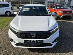 Gletscherweiss Gebraucht 2022 Dacia Sandero Comfort Kleinwagen | 17.490 €