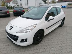 Weiß Gebraucht 2010 Peugeot 207 Urban Move Kleinwagen | 3.870 € (Fairer Preis)