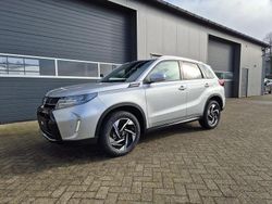 Silky silver metallic Neu 2025 Suzuki Vitara Comfort+ SUV | 25.040 € (Fairer Preis)