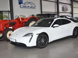 Weiß Gebraucht 2022 Porsche Taycan Limousine | 59.899 € (Superpreis)