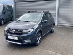 Grau Gebraucht 2018 Dacia Sandero Celebration Kleinwagen | 10.990 € (Etwas zu teuer)