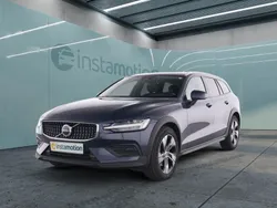 Blau Gebraucht 2023 Volvo V60 CC Plus Kombi | 42.250 € (Fairer Preis)
