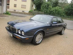 Blau Gebraucht 1998 Jaguar XJ8 Limousine | 1.590 €