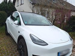 Weiß Gebraucht 2024 Tesla Model Y Standard Range SUV | 35.900 € (Fairer Preis)