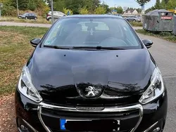 Schwarz Gebraucht 2015 Peugeot 208 Kleinwagen | 5.000 € (Superpreis)