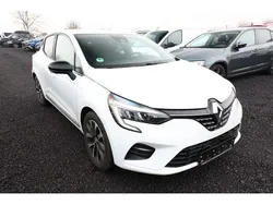 Gletscherweiß Gebraucht 2023 Renault Clio V Techno Kleinwagen | 21.382 € (Teuer)