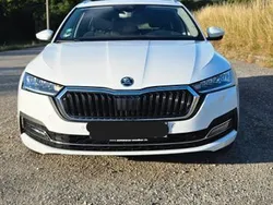 Weiß Gebraucht 2020 Skoda Octavia Style Kombi | 19.990 € (Guter Preis)