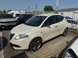 Weiss Gebraucht 2012 Lancia Ypsilon Gold Kleinwagen | 7.989 € (Fairer Preis)