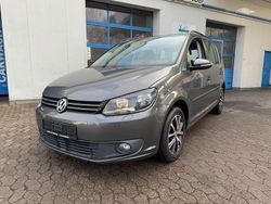 Grau Gebraucht 2014 VW Touran Trendline Van / Kleinbus | 7.850 € (Fairer Preis)