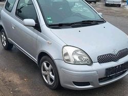 Grau Gebraucht 2004 Toyota Yaris Kleinwagen | 1.500 € (Superpreis)
