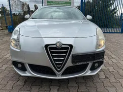 Grau Gebraucht 2011 Alfa Romeo Giulietta Turismo Kleinwagen | 2.150 € (Superpreis)