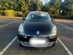 Schwarz Gebraucht 2012 Renault Grand Scénic III Bose Edition Van / Kleinbus | 2.690 € (Superpreis)