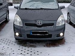 Grau Gebraucht 2007 Toyota Corolla Verso Van / Kleinbus | 3.150 € (Etwas zu teuer)