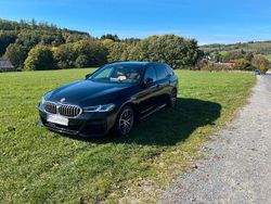 Schwarz Gebraucht 2023 BMW 530e Shadowline Kombi | 43.000 € (Etwas zu teuer)