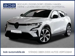 Arktisweiß Gebraucht 2024 Renault Mégane Evolution Limousine | 31.333 € (Etwas zu teuer)