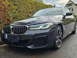 Grau Gebraucht 2020 BMW 530 M Sport Kombi | 37.600 € (Guter Preis)