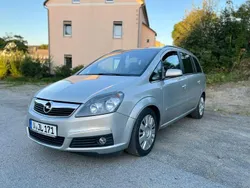 Beige Gebraucht 2007 Opel Zafira Van / Kleinbus | 2.400 € (Guter Preis)