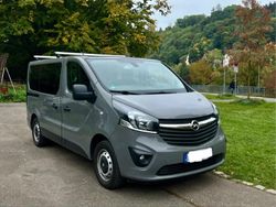 Grau Gebraucht 2018 Opel Vivaro Van | 18.500 €