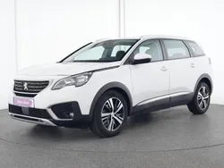 Weiss Gebraucht 2020 Peugeot 5008 Allure Van / Kleinbus | 25.736 € (Superpreis)