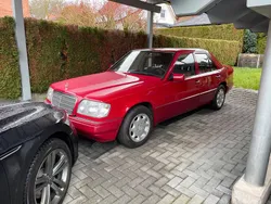 Rot Gebraucht 1995 Mercedes E220 Limousine | 7.950 €