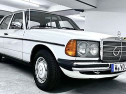Weiß Gebraucht 1978 Mercedes 240 Limousine | 18.400 €