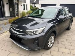Grau Gebraucht 2018 Kia Stonic Edition 7 SUV | 12.500 € (Guter Preis)
