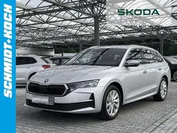 Silber Gebraucht 2024 Skoda Octavia Selection Kombi | 29.890 € (Guter Preis)