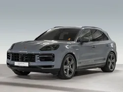 Grau Gebraucht 2024 Porsche Cayenne SUV | 109.900 € (Superpreis)