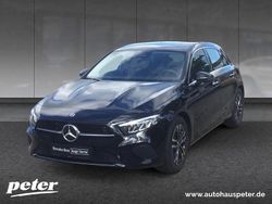 Metalliclack kosmosschwarz Gebraucht 2024 Mercedes A220 Advanced Plus Limousine | 33.890 € (Guter Preis)
