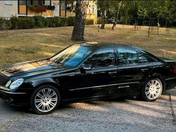 Schwarz Gebraucht 2005 Mercedes E350 Avantgarde Limousine | 6.500 € (Fairer Preis)