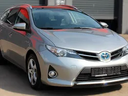 Grau Gebraucht 2013 Toyota Auris Touring Sports Life+ Kombi | 7.990 € (Etwas zu teuer)