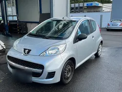 Silber Gebraucht 2009 Peugeot 107 Kleinwagen | 1.900 € (Etwas zu teuer)
