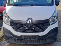 Weiß Gebraucht 2018 Renault Trafic Van / Kleinbus | 8.900 €