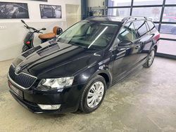 Schwarz Gebraucht 2016 Skoda Octavia Ambition Kombi | 6.750 € (Superpreis)