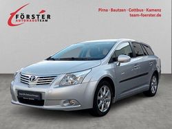 Platinsilber metallic Gebraucht 2011 Toyota Avensis Executive Kombi | 8.790 € (Teuer)