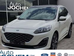 Weiß Gebraucht 2022 Ford Kuga Vignale SUV | 28.444 € (Etwas zu teuer)
