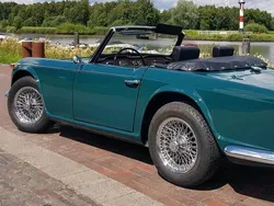 Grün Gebraucht 1966 Triumph TR4 Cabrio | 28.500 €