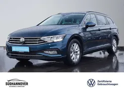 Aquamarinblau metallic Gebraucht 2024 VW Passat Business Kombi | 29.995 € (Superpreis)