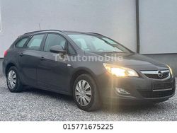 Grau Gebraucht 2011 Opel Astra Kombi | 4.490 € (Fairer Preis)