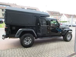 Schwarz Gebraucht 2022 Jeep Gladiator Overland SUV | 69.900 €