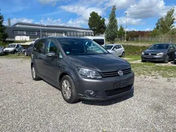 Grau Gebraucht 2013 VW Touran Life Van / Kleinbus | 5.190 € (Superpreis)