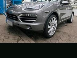 Grau Gebraucht 2012 Porsche Cayenne SUV | 16.900 € (Fairer Preis)