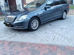 Schwarz Gebraucht 2011 Mercedes E220 Elegance Kombi | 7.550 € (Guter Preis)