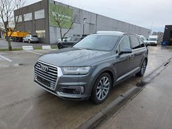 Grau Gebraucht 2017 Audi Q7 SUV | 19.500 € (Teuer)