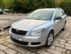 Silber Gebraucht 2011 Skoda Octavia Kombi | 3.500 € (Guter Preis)