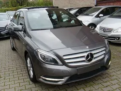 Grau metallic Gebraucht 2012 Mercedes B180 Van / Kleinbus | 13.990 € (Fairer Preis)